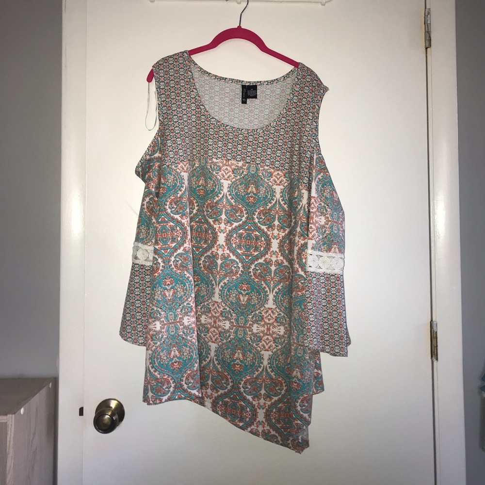 Multicolor Plus Size Cold Shoulder Bell Sleeve Top